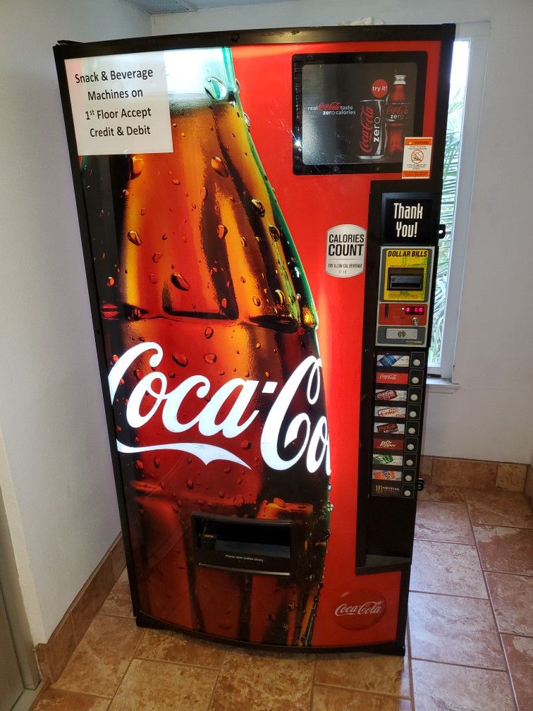 Coke Machine Royal 660 Credit Card Capable