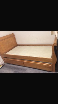 twin trundle with pull out bed! $75 delivery 🚚 available
