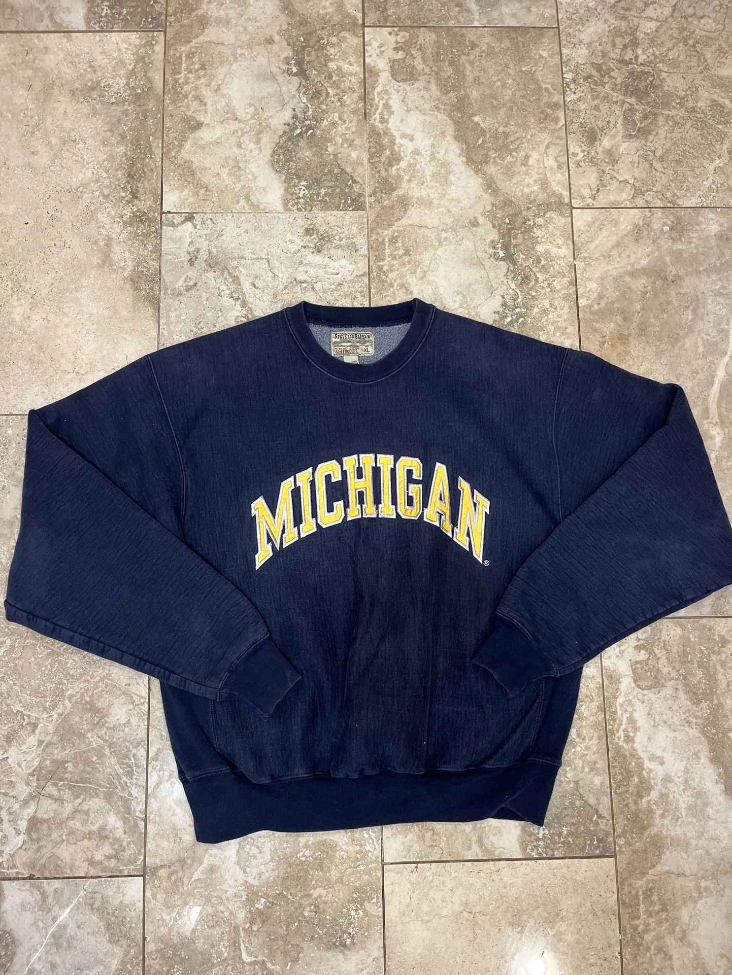 Michigan Wolverines Sweatshirt Size XL blue Fleece Steve And Barrys NCAA