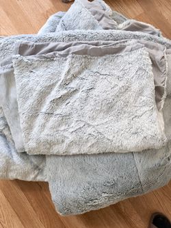 Faux Fur Queen Comforter Set 