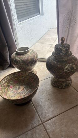 Chinese Famille Rose Porcelain Set of 3