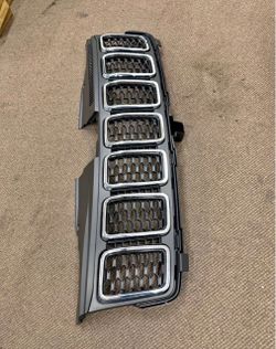 17-20 grand Cherokee front grill