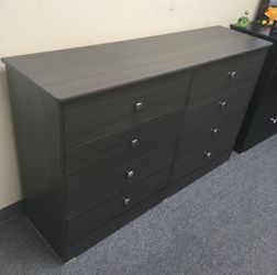 Eight drawers dresser