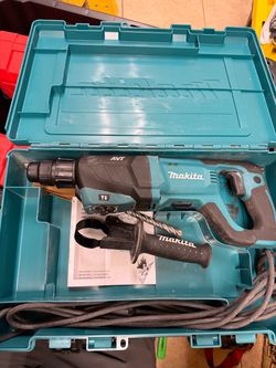 Makita hammer drill with 2 bits