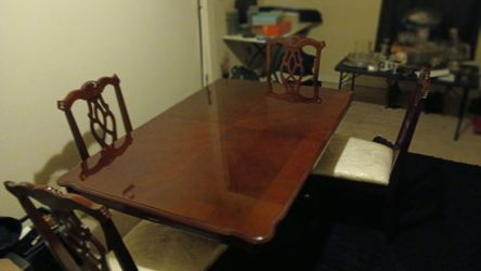 Dining room table