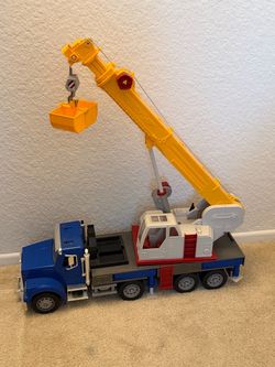 Driven crane truck