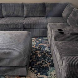 New Large Sectional Couch with USB, Cup Holders & Ottoman! Free Delivery 🚚!