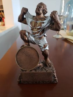 Hulk Statue
