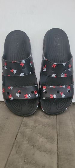 CROC SLIDES MICKEY MOUSE IN EXCELLENT CONDITION SIZE MENS 7 WOMANS 9