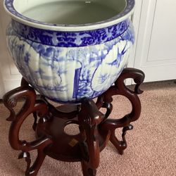 1940s Chinoiserie Blue White Porcelain Large Fishbowl Planter + Wood Stand 