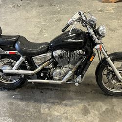 2007 Honda Shadow VT 1100cc