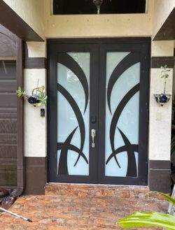 Impact Windows and Doors | Ventanas y Puertas de Impacto contra Huracanes