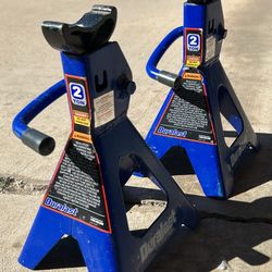 2 Duralast Car Jacks 