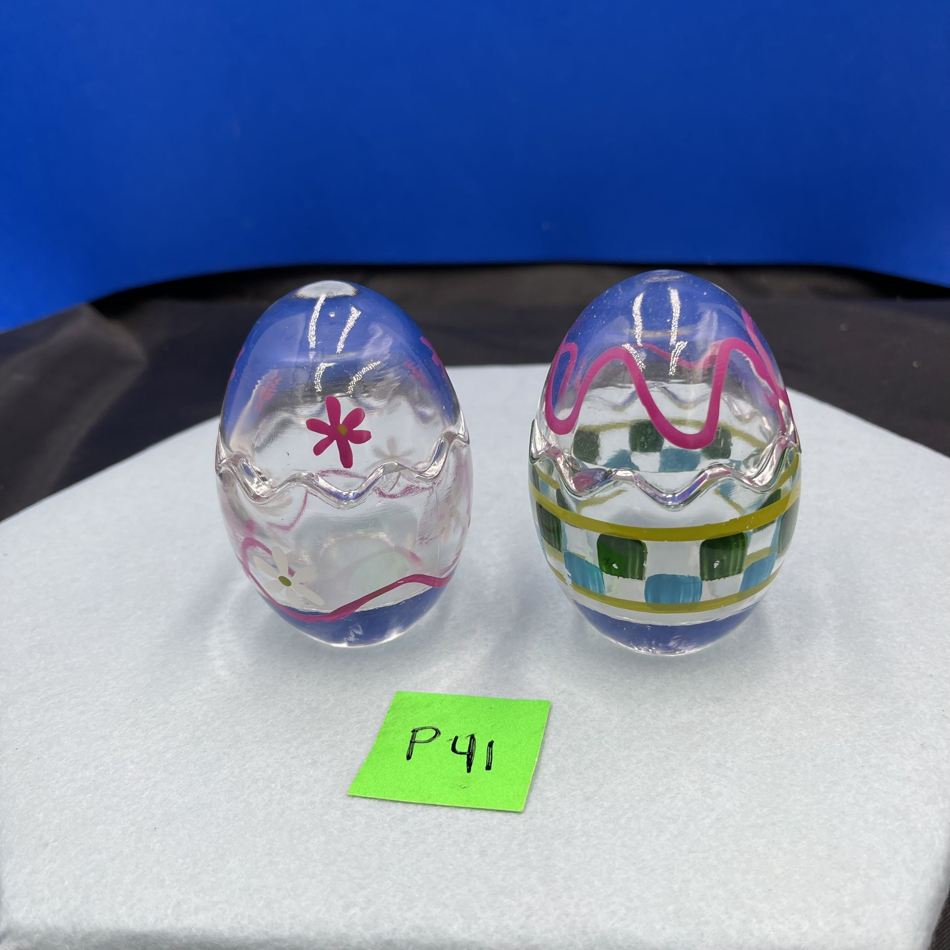 VNTG Egg Candle Holders