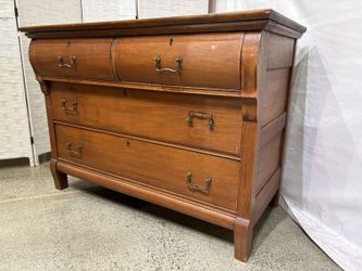 SPECIALTY FURNITURE Antique Four Drawer Curved Top Dresser