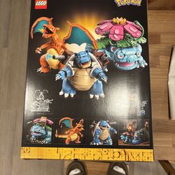 Pokemon LEGO Venusaur Charizard Blastoise #72153 - in hand