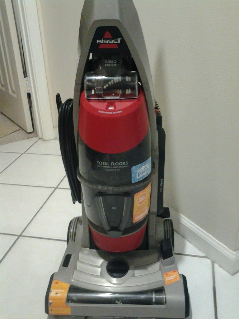 New Bissell total floors complete fabreez hepa filter vacuum cleaner works great!