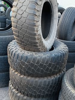 Set de 4 llantas Usadas bf GOODRICH 35x12.50 18