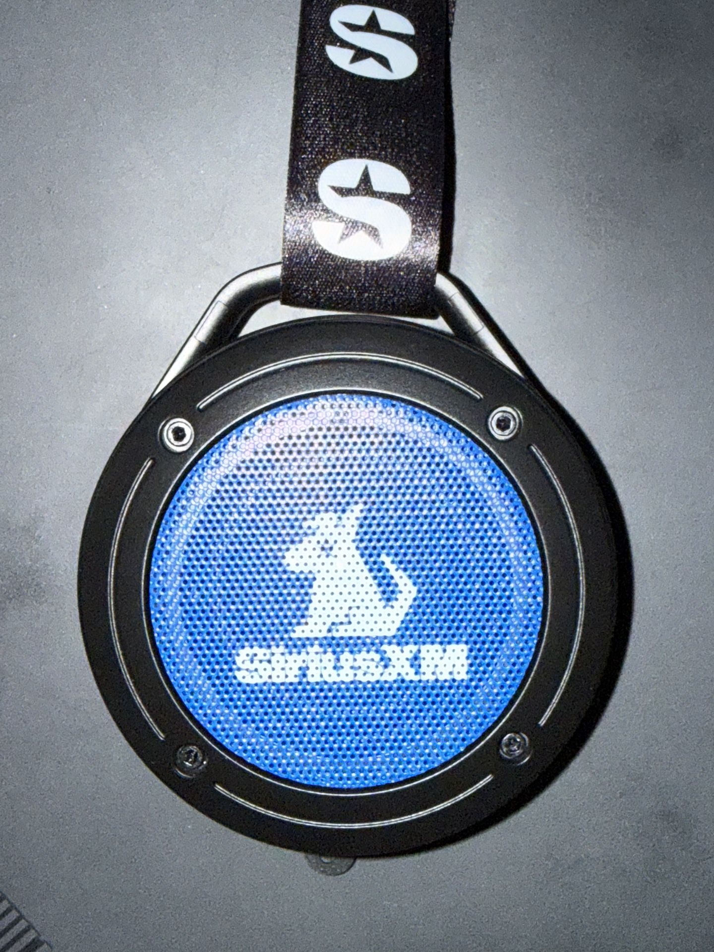 Bluetooth Portable Hanging/clip on speaker