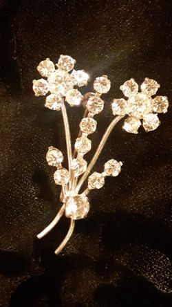 1940's Austrian Crystal Floral DAISY Pin