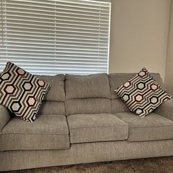 Couch Near New $150 Cash 