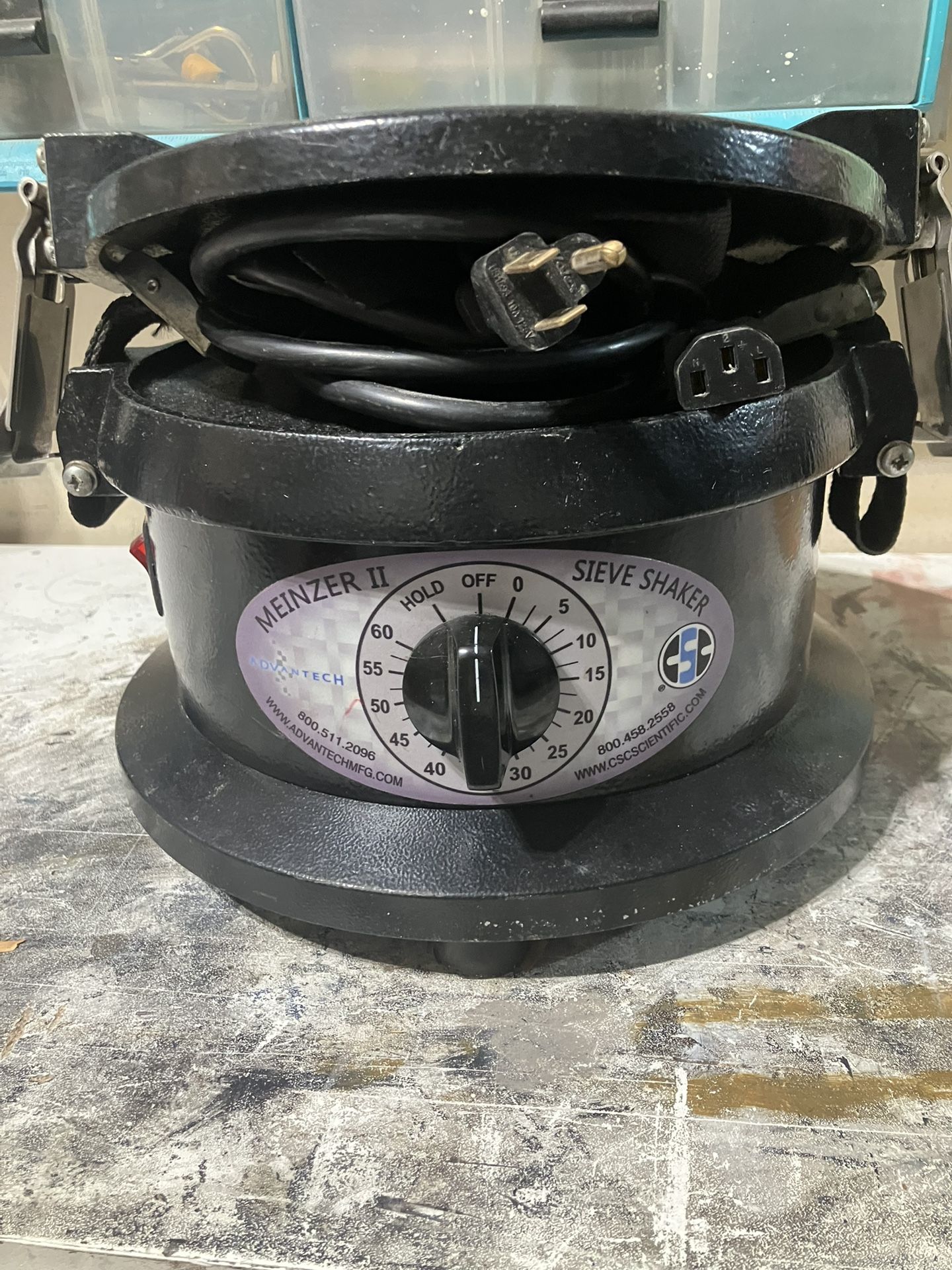 Meinzer 2 Sieve Shaker Gold/rock Shaker