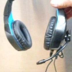 Gamer Head Set Microphone And Hand Control  