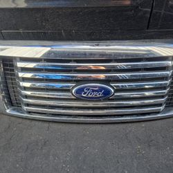 🔥 For Sale: Front Grille for Ford F-150 (2009–2014) 🔥