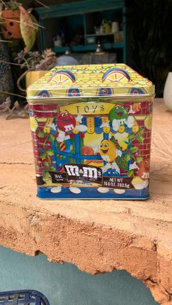 Vintage-   M&M's Brand 1996 Limited Edition Christmas Village