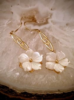 10k Mother Of Pearl And Diamond Earrings 