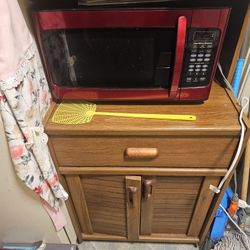 Cabinet And Microwave 