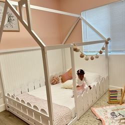Full Size Wood Bed House Frame With Fence