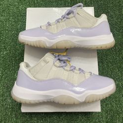 Jordan Pure Violet 11 Low size 8W 6.5M USED But Clean