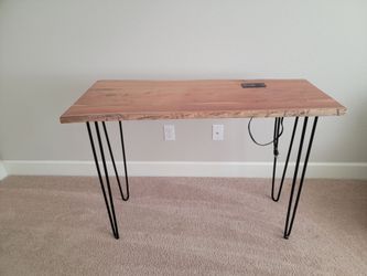 **NEW** LIVE EDGE DESK