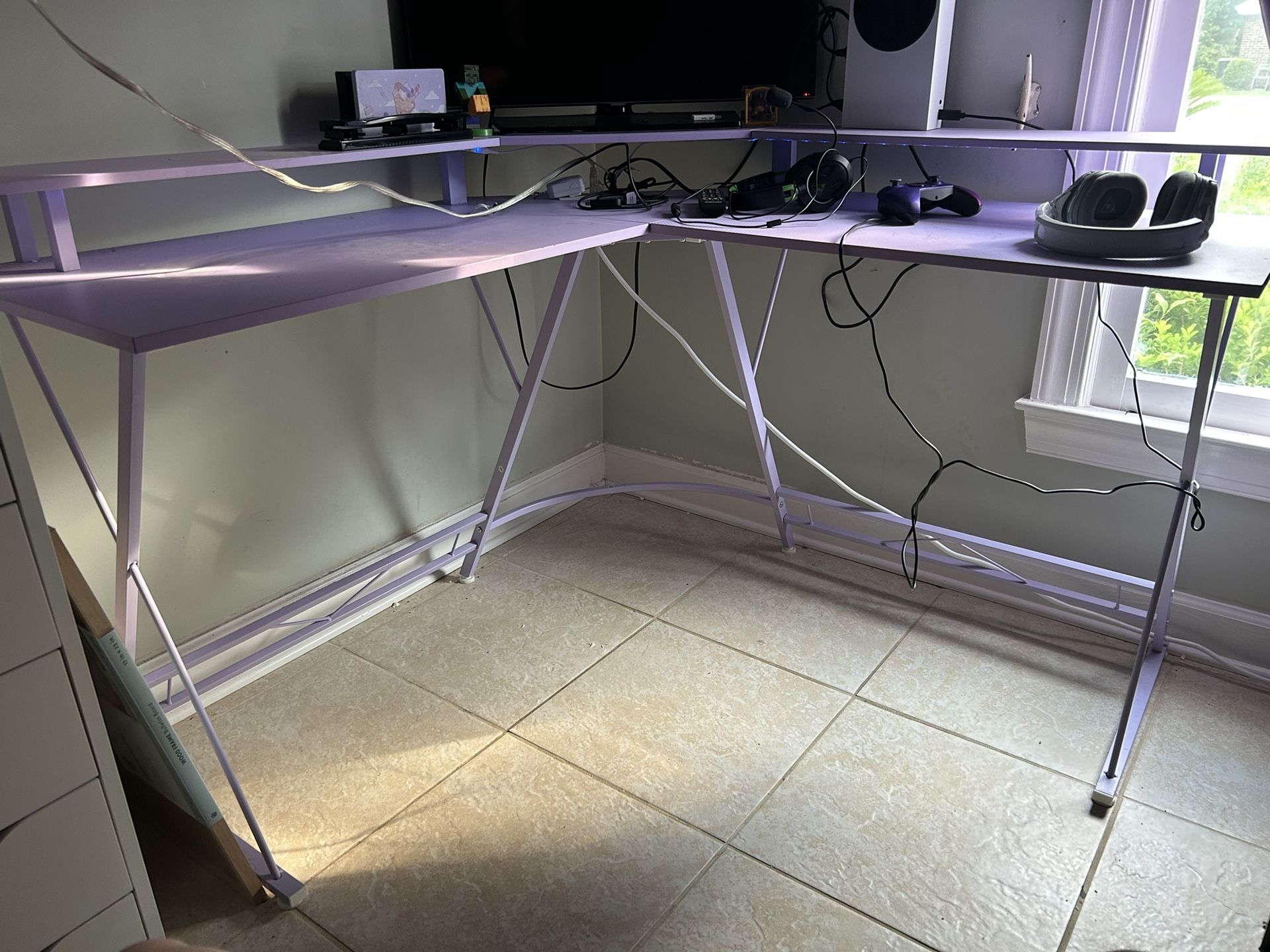 Purple gaming desk WITH LIGHTS and outlets/usb