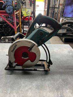 Makita 5477NB Wormdrive Skilsaw