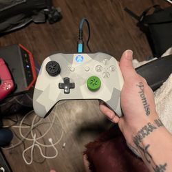 Xbox Wireless Controller (Winter Forces Edition)