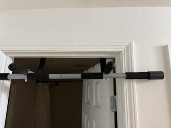 Pull Up Bar Door Frame