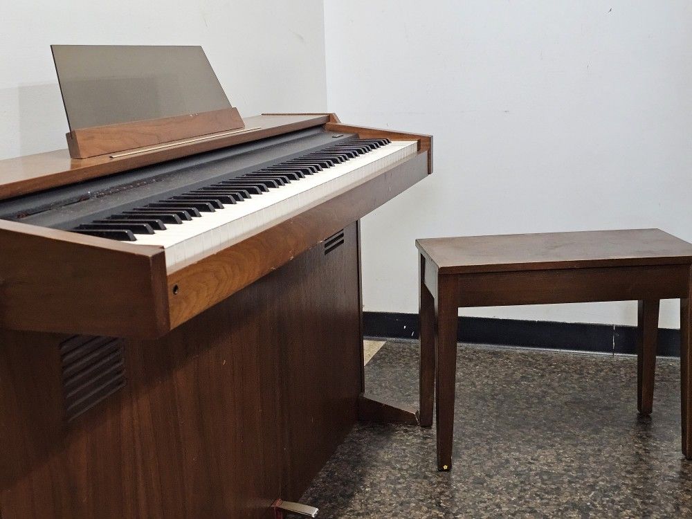 Lowery Organ