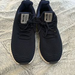 Men’s Euro 41 Sneakers Which Is A Mens 8 