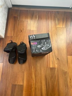 New Billabong water/sail/surf shoes - size 8 mens