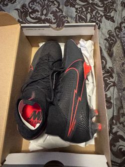 Soccer cleats