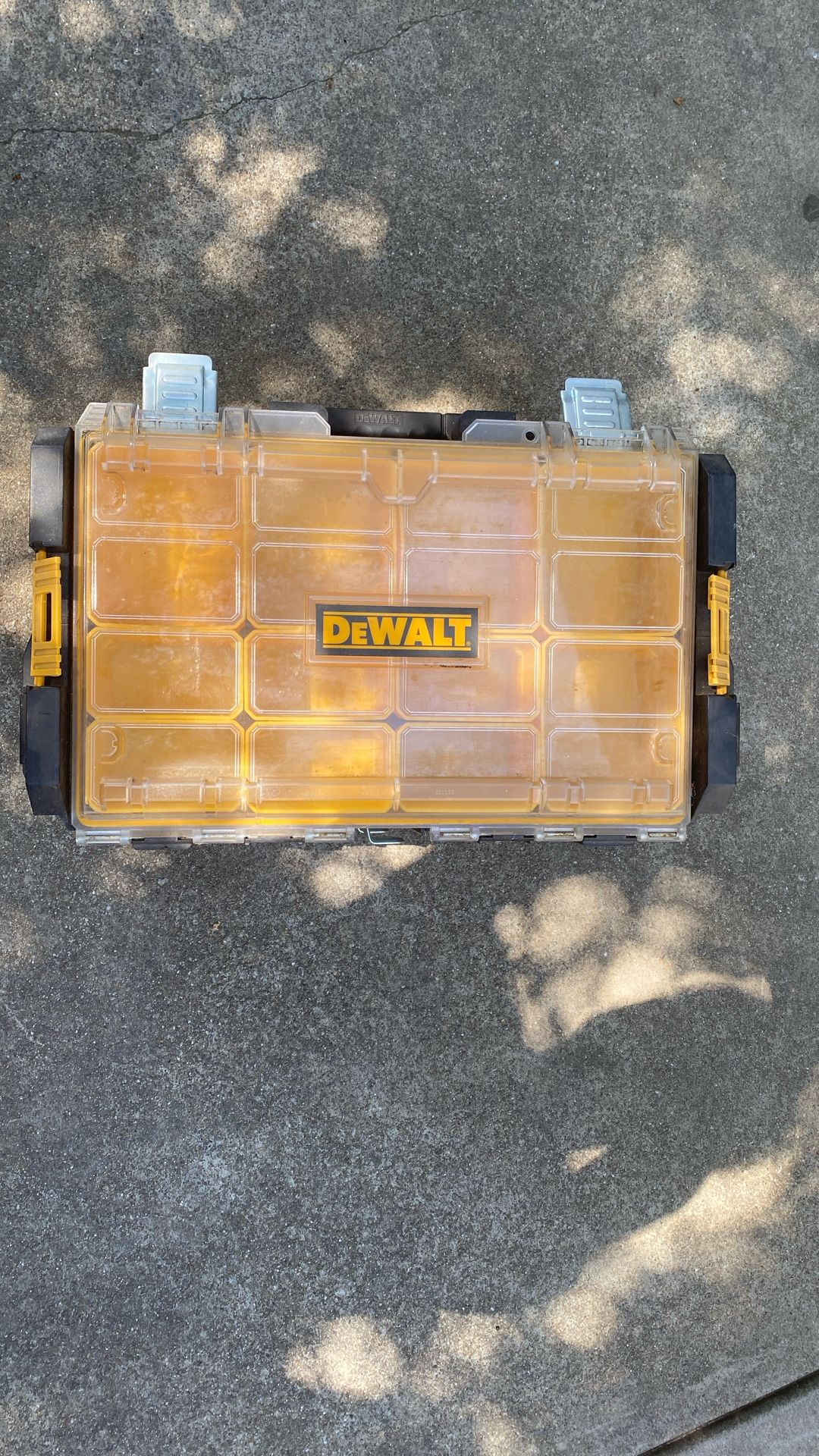 DEWALT TOUGH SYSTEM
