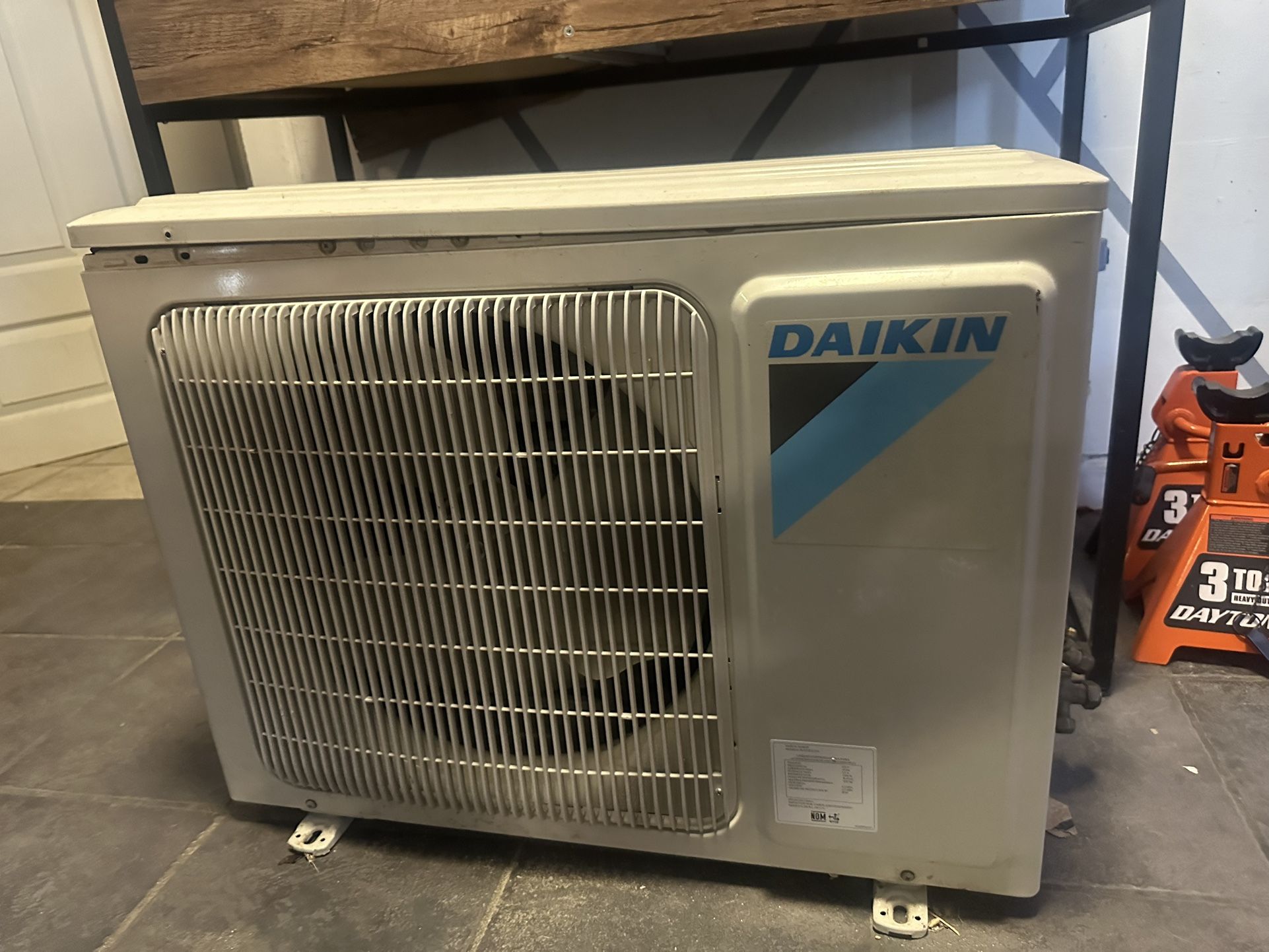 AC Condenser unit