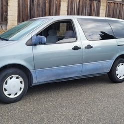 1998 Toyota Sienna