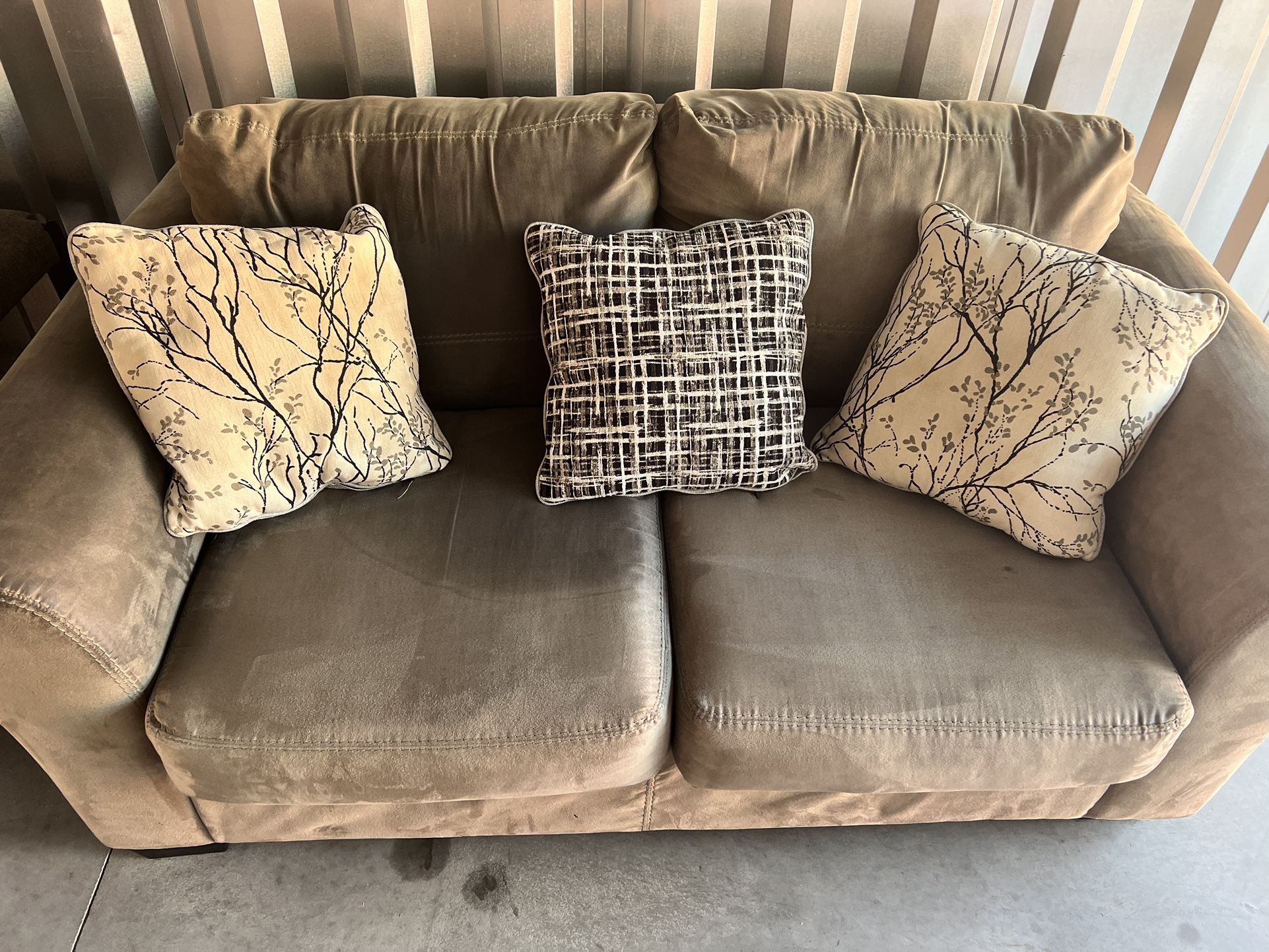 GRAY COUCH