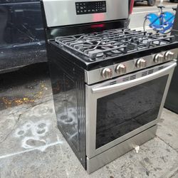 Samsung Stove Available for Immediate Delivery