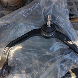L & R  Upper Control Arm 