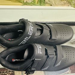 NEW black cycling shoes  🚴‍♀️🚴‍♂️🚴‍♂️🚴‍♂️ NEW