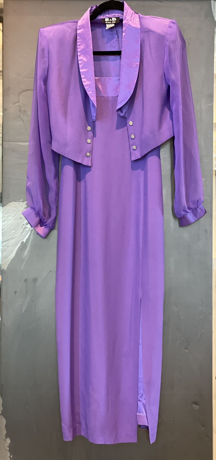 R & D Dress LTD Formal Lavender/Purple w/Side Leg Slit. Gown Sz. 6.